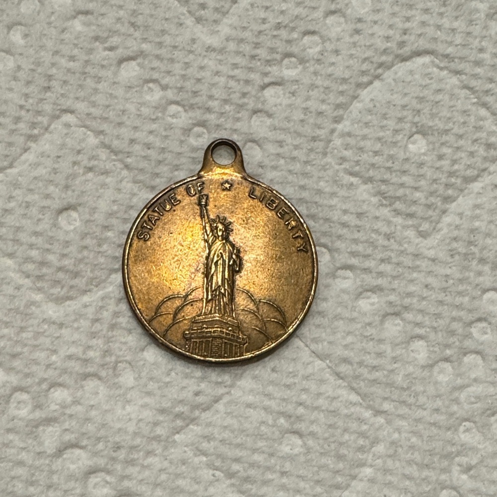 Vintage Statue of Liberty Bronze Pendant Medallion Coin in Aged Gold Tone
